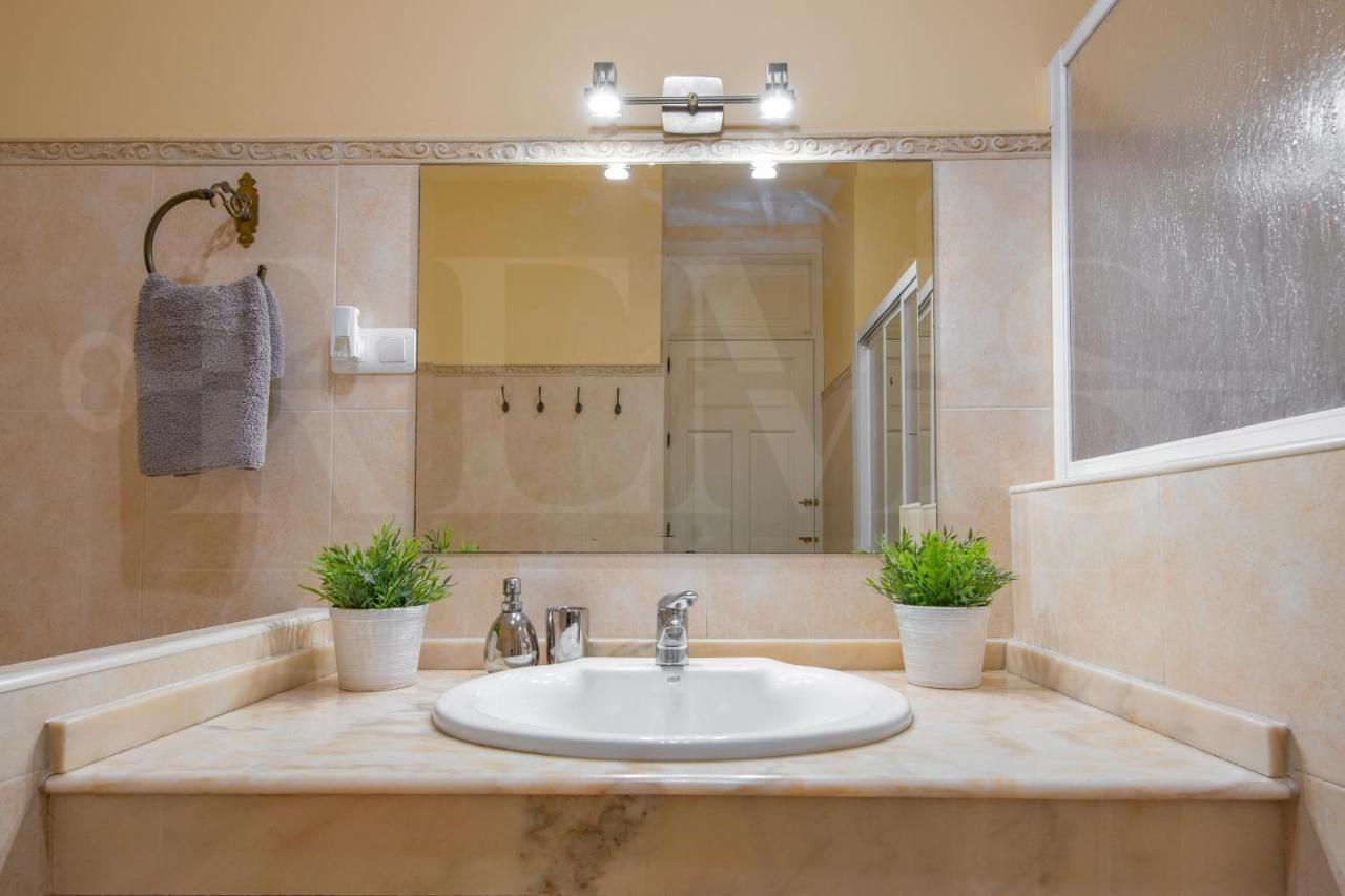 Uncibay Deluxe Appartement Málaga Buitenkant foto